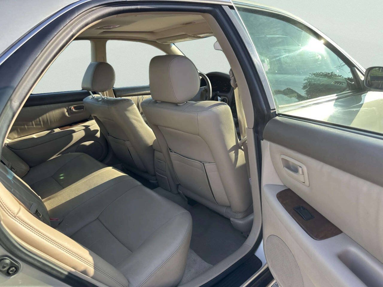 Used 1999 Lexus ES 330 w/ Lexus Value Pkg FWD image 12