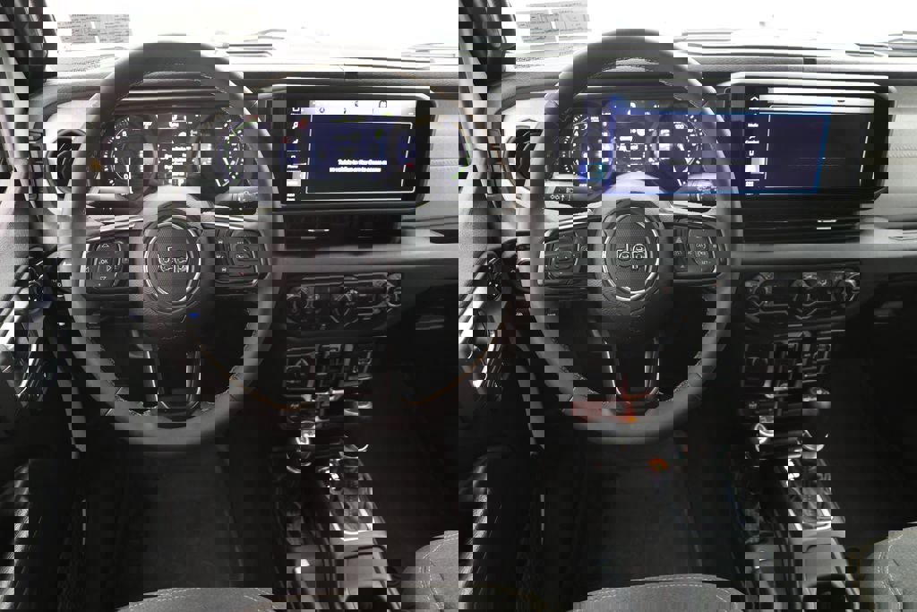 Used 2024 Jeep Wrangler Unlimited image 14