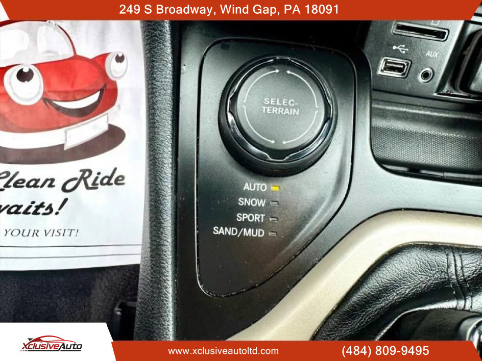 Used 2016 Jeep Cherokee 75th Anniversary image 27