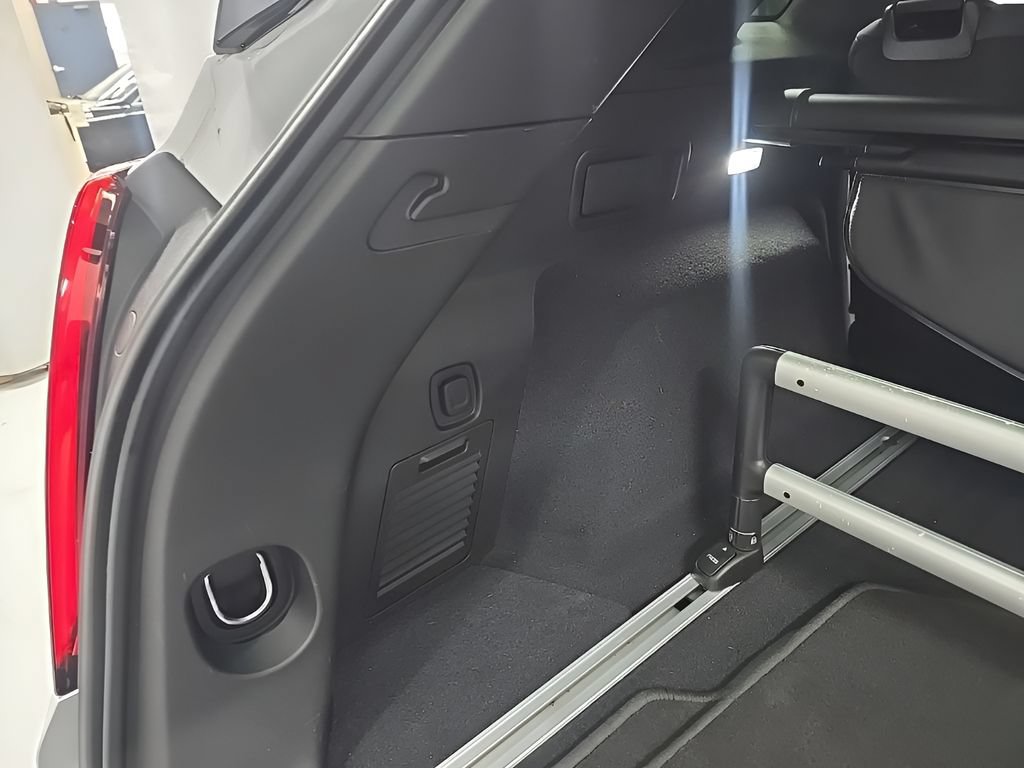 Used 2020 Cadillac XT5 Premium Luxury AWD/4WD image 19