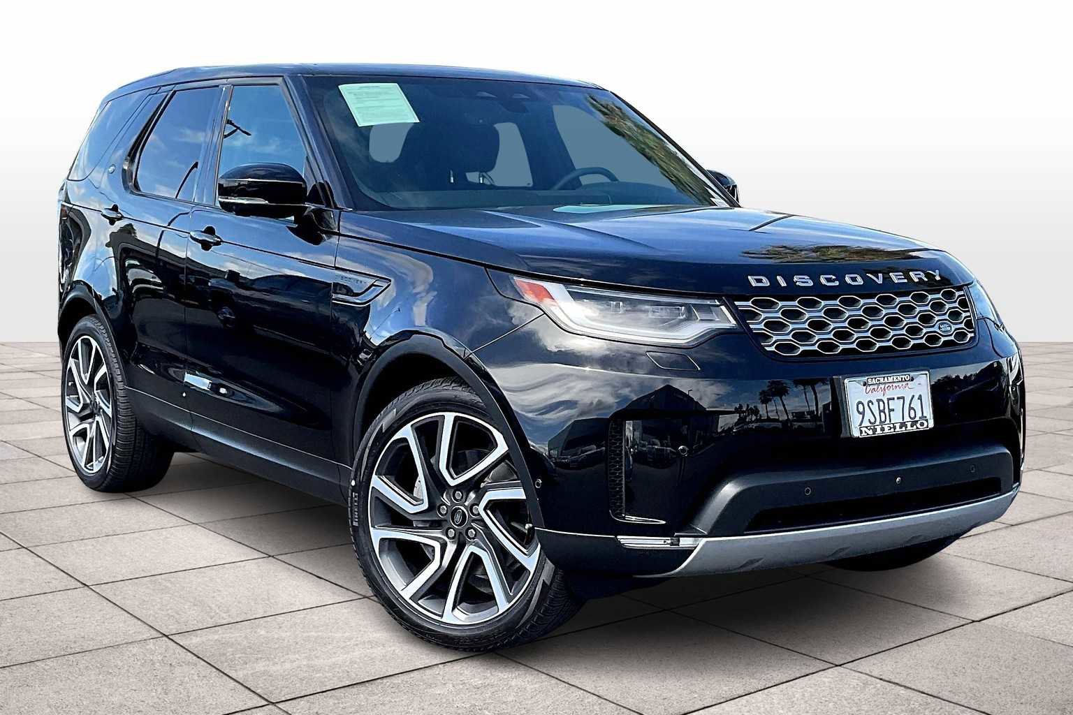 Used 2025 Land Rover Discovery S image 2