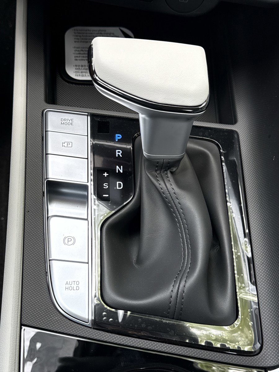 New 2026 Hyundai Elantra Limited FWD image 27