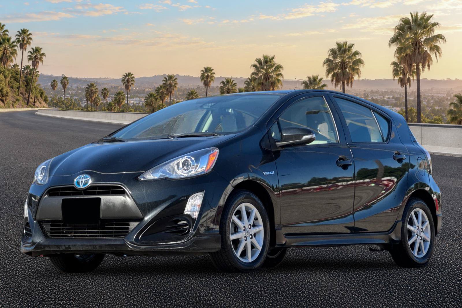 Used 2017 Toyota Prius C One FWD image 8