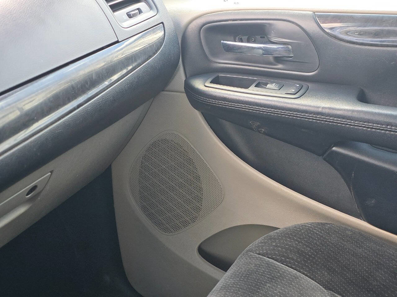 Used 2017 Dodge Grand Caravan SE w/ Power Window Group image 27