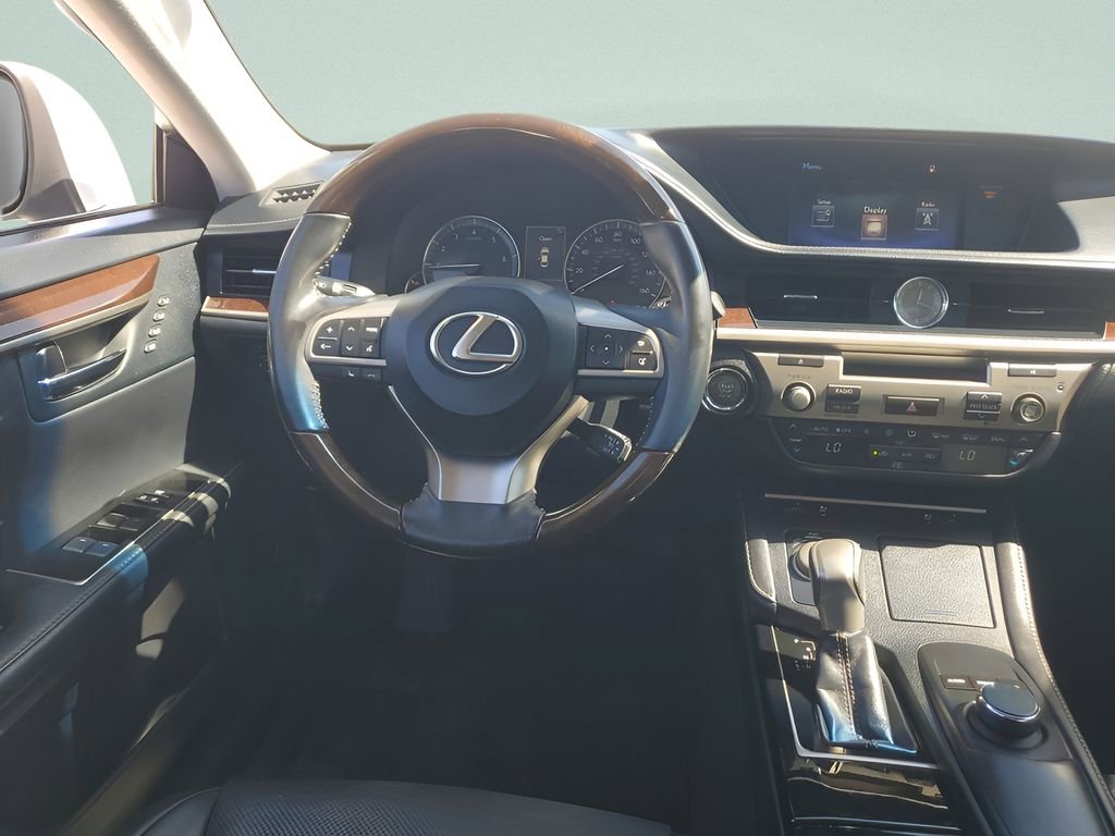 Used 2016 Lexus ES 350 w/ Premium Package w/Wood Trim image 15