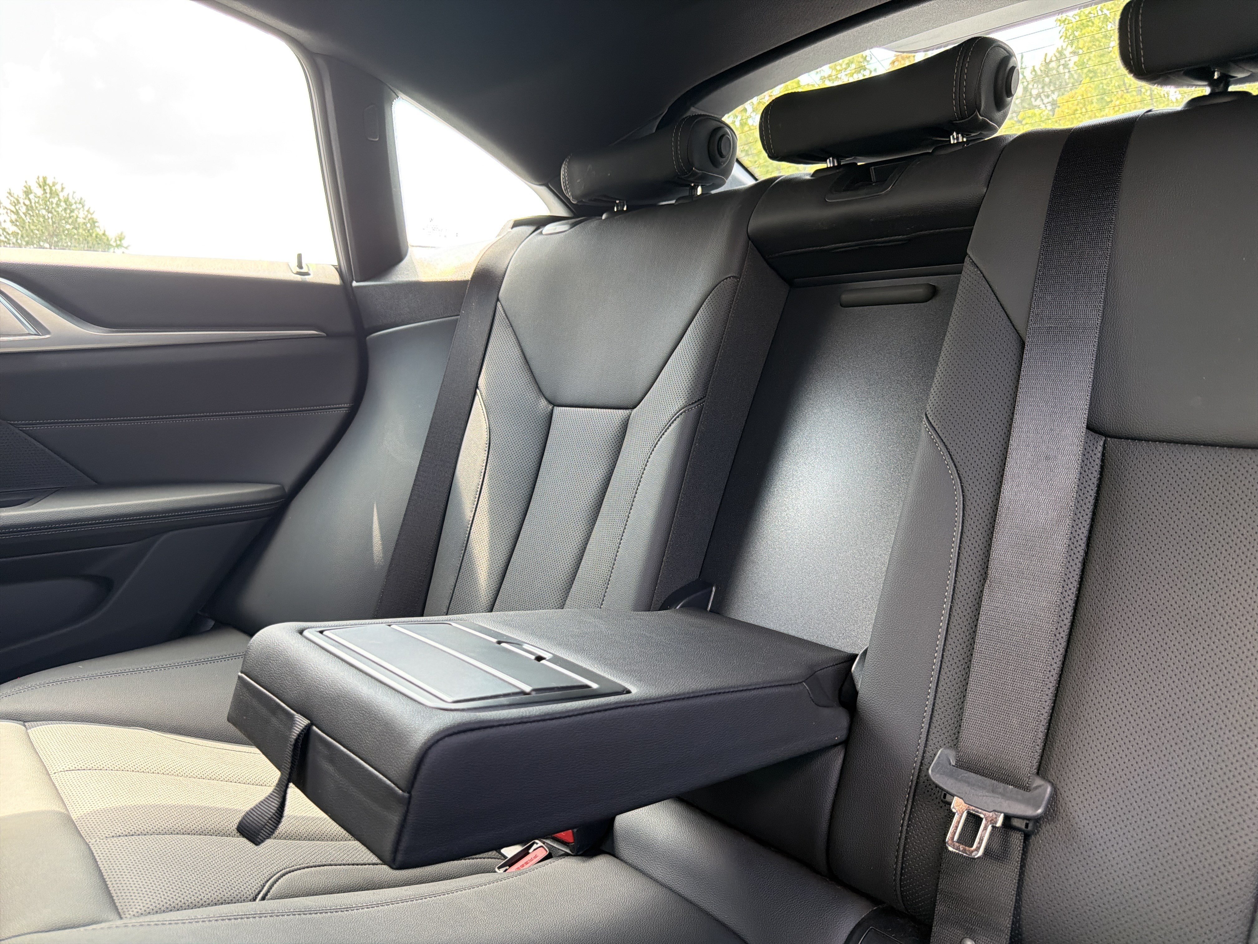 Used 2023 BMW i4 eDrive35 RWD image 40