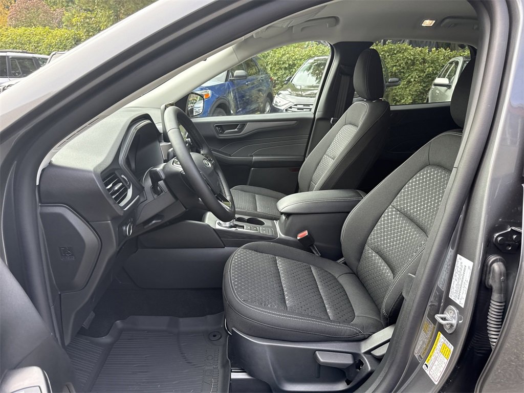 Used 2025 Ford Escape Active w/ Cold Weather Package image 17