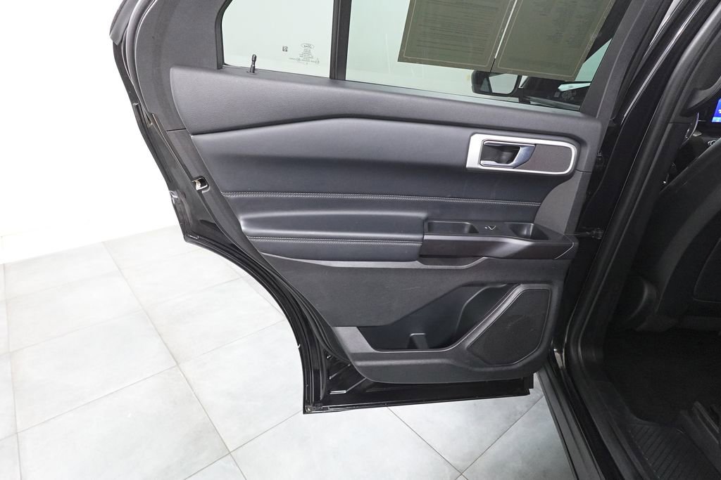 Certified 2020 Ford Explorer XLT w/ Equipment Group 202A image 22