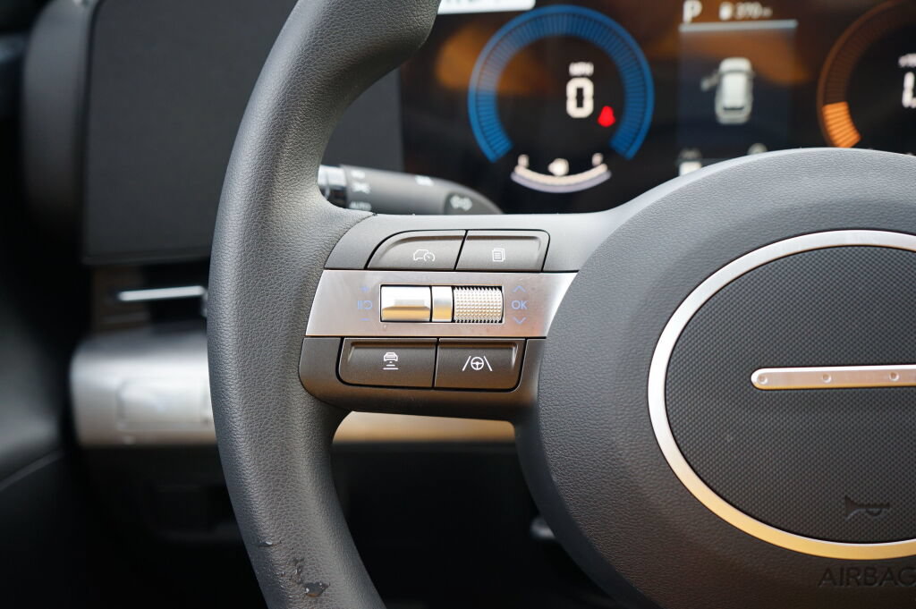 Used 2026 Hyundai Kona SE FWD image 18