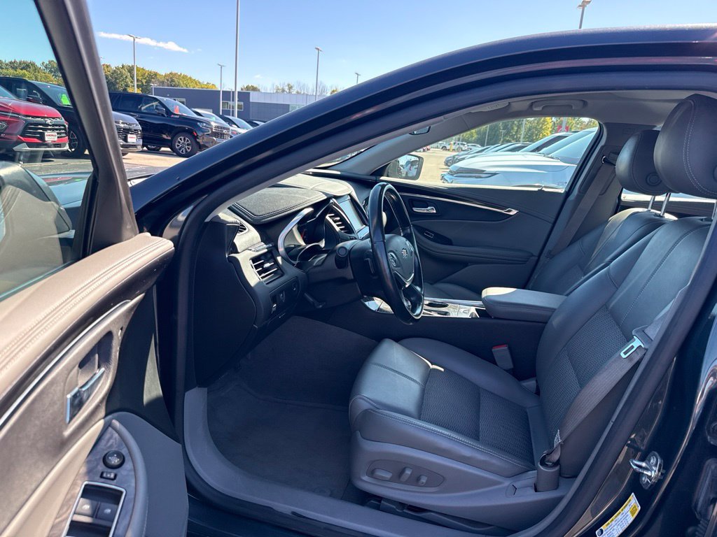 Used 2014 Chevrolet Impala LT FWD image 5