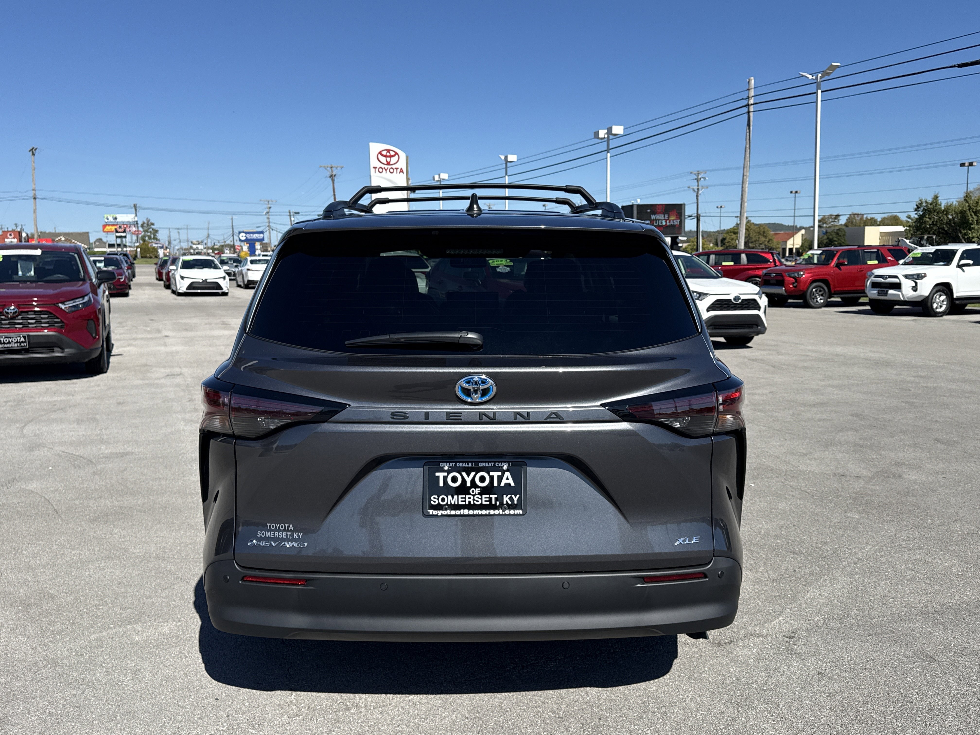 New 2025 Toyota Sienna XLE image 4