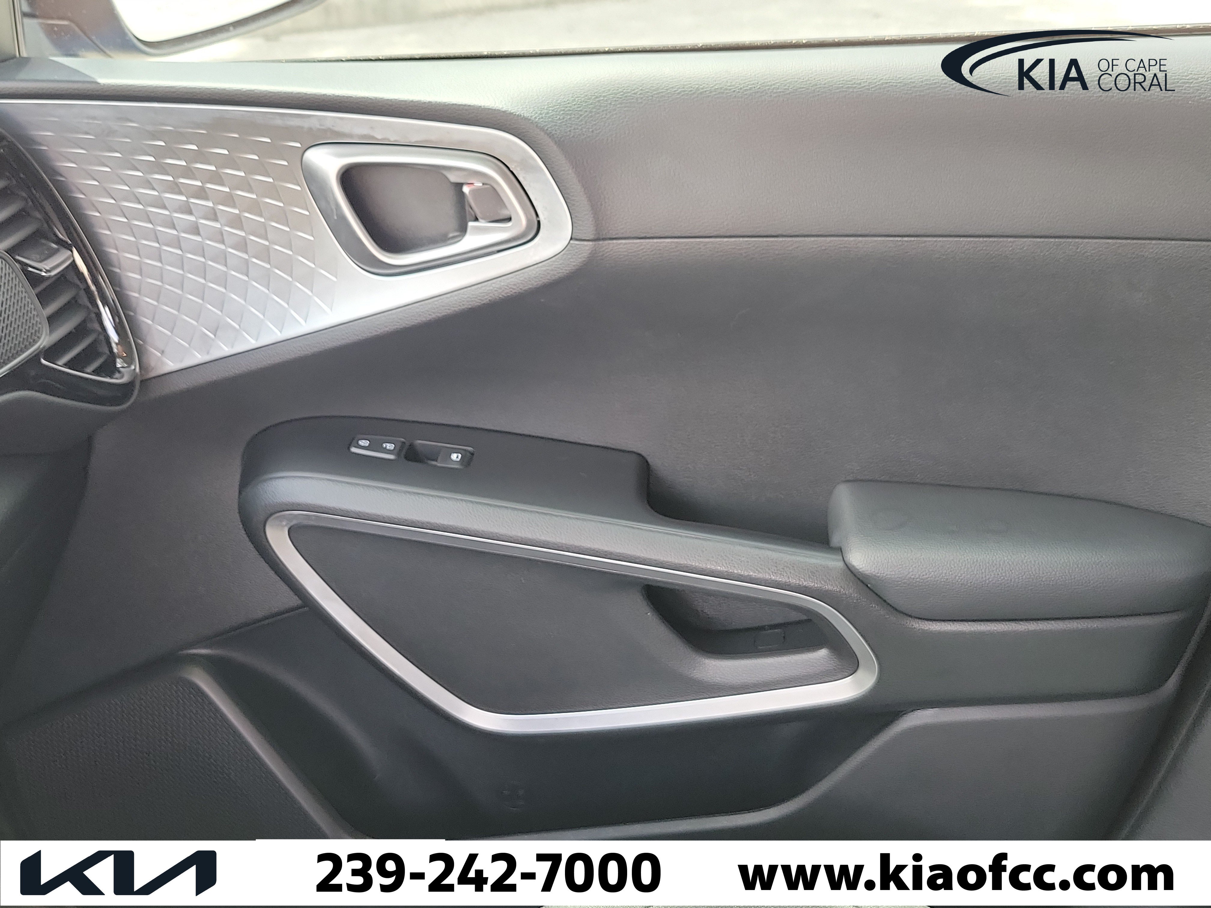 Certified 2025 Kia Soul S FWD image 29