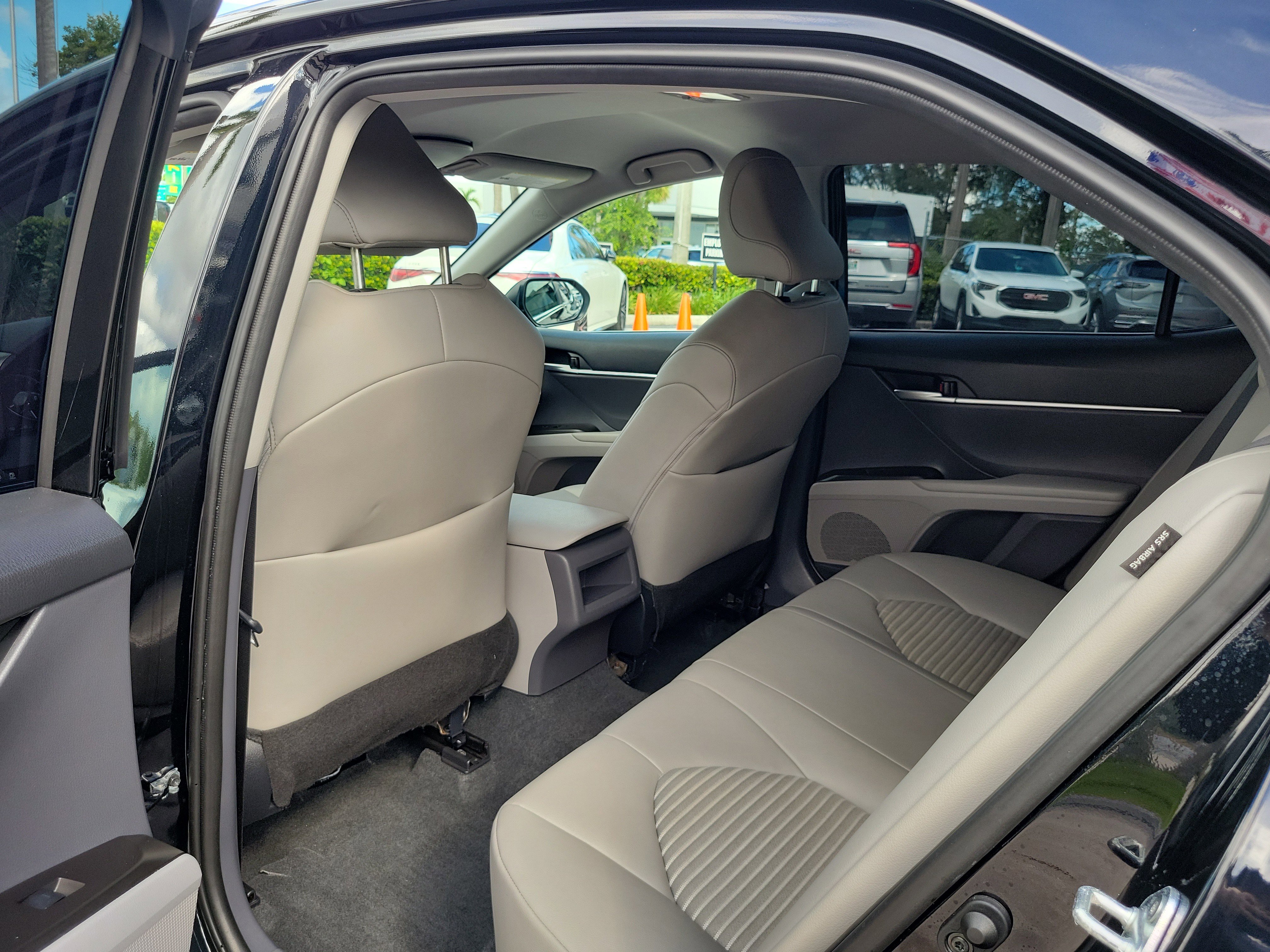 Used 2024 Toyota Camry SE image 13