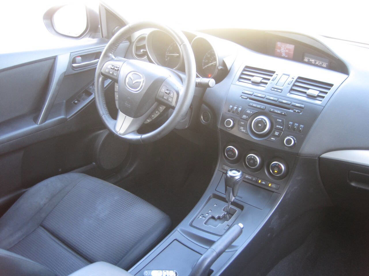 Used 2013 MAZDA MAZDA3 i Touring image 29