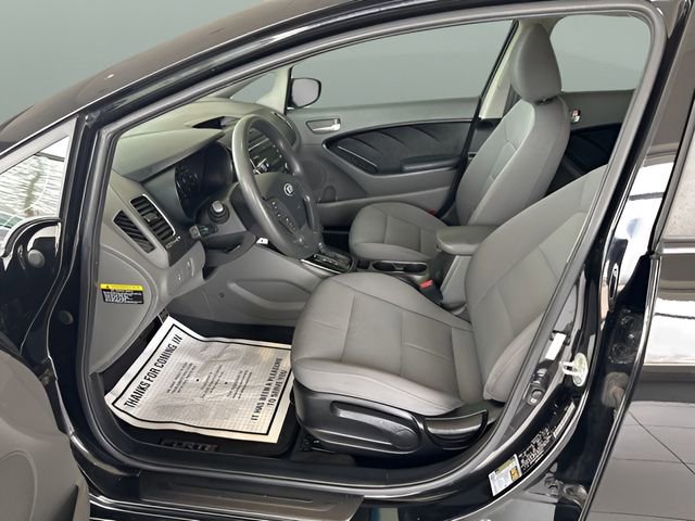 Used 2017 Kia Forte LX image 9