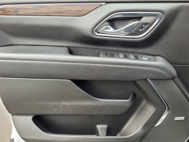 Used 2023 Chevrolet Suburban Premier image 18