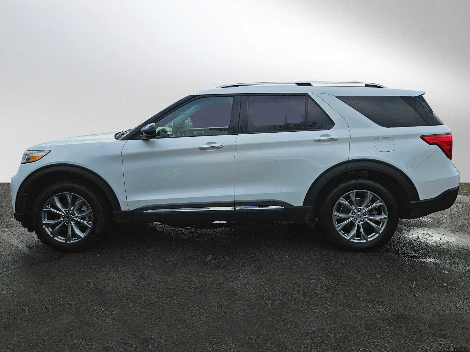 Used 2023 Ford Explorer Limited image 6