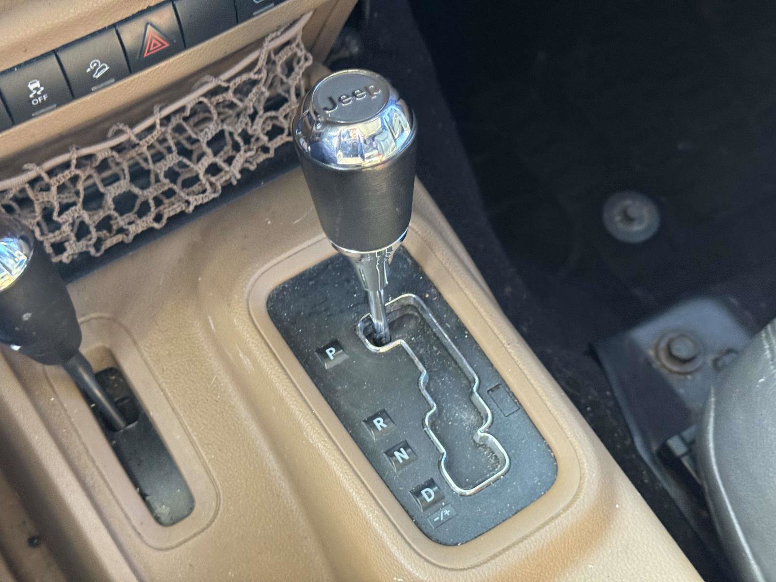 Used 2015 Jeep Wrangler Unlimited Sahara AWD/4WD image 29
