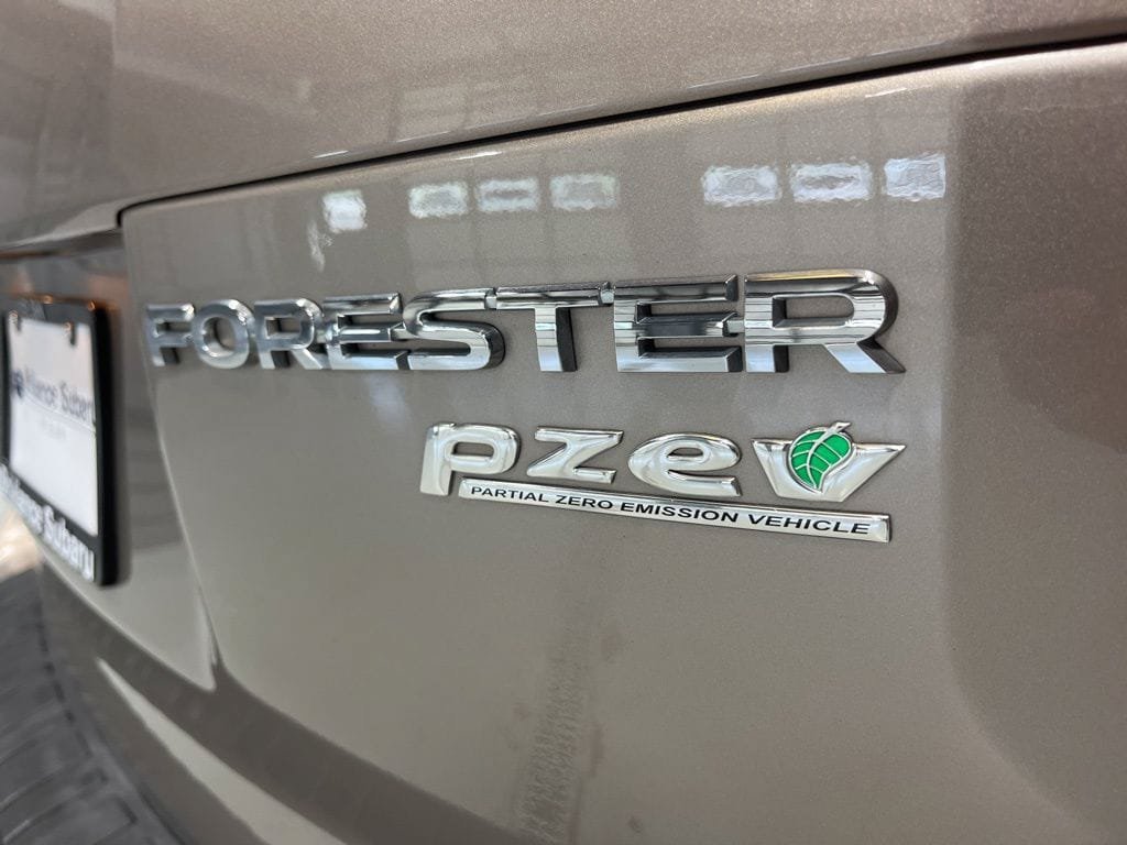 Used 2016 Subaru Forester 2.5i Premium w/ All-Weather Package AWD/4WD image 37