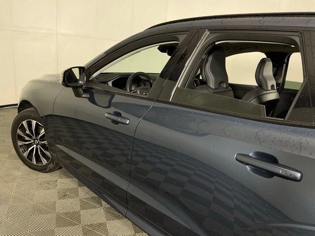 Certified 2023 Volvo XC60 B5 Plus w/ Climate Package image 34
