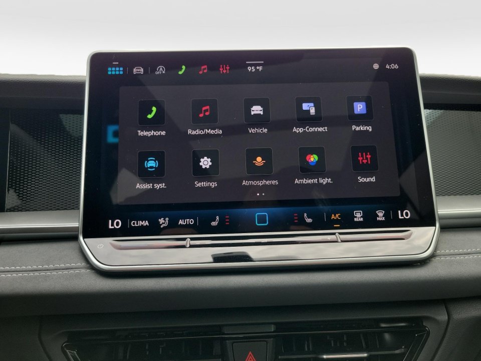 New 2026 Volkswagen Tiguan SE R-Line FWD image 17