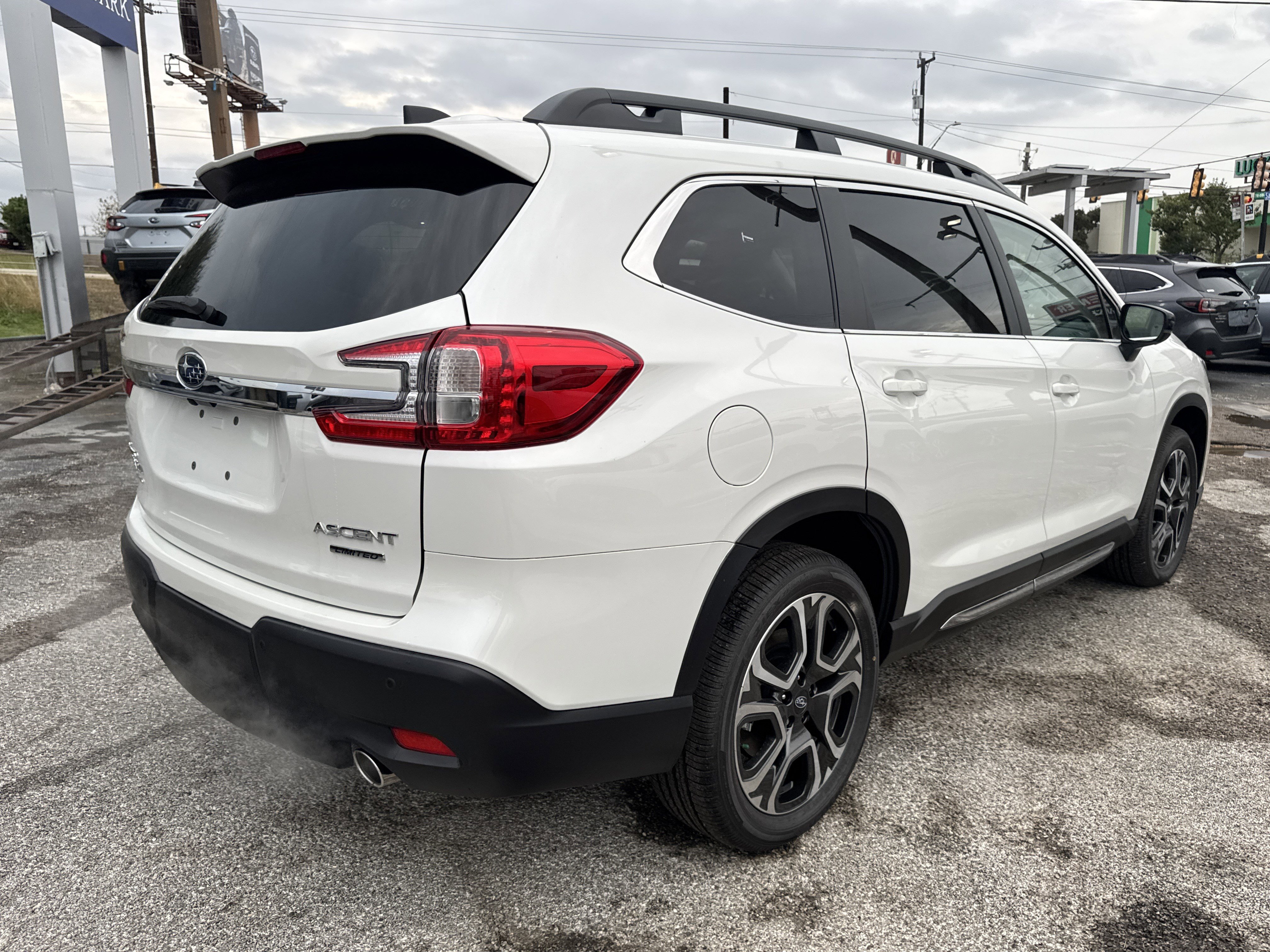 New 2026 Subaru Ascent Limited image 3