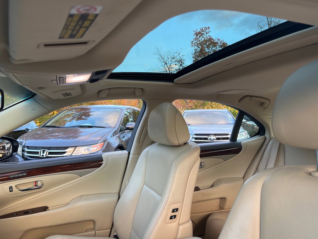 Used 2015 Lexus LS 460 image 39