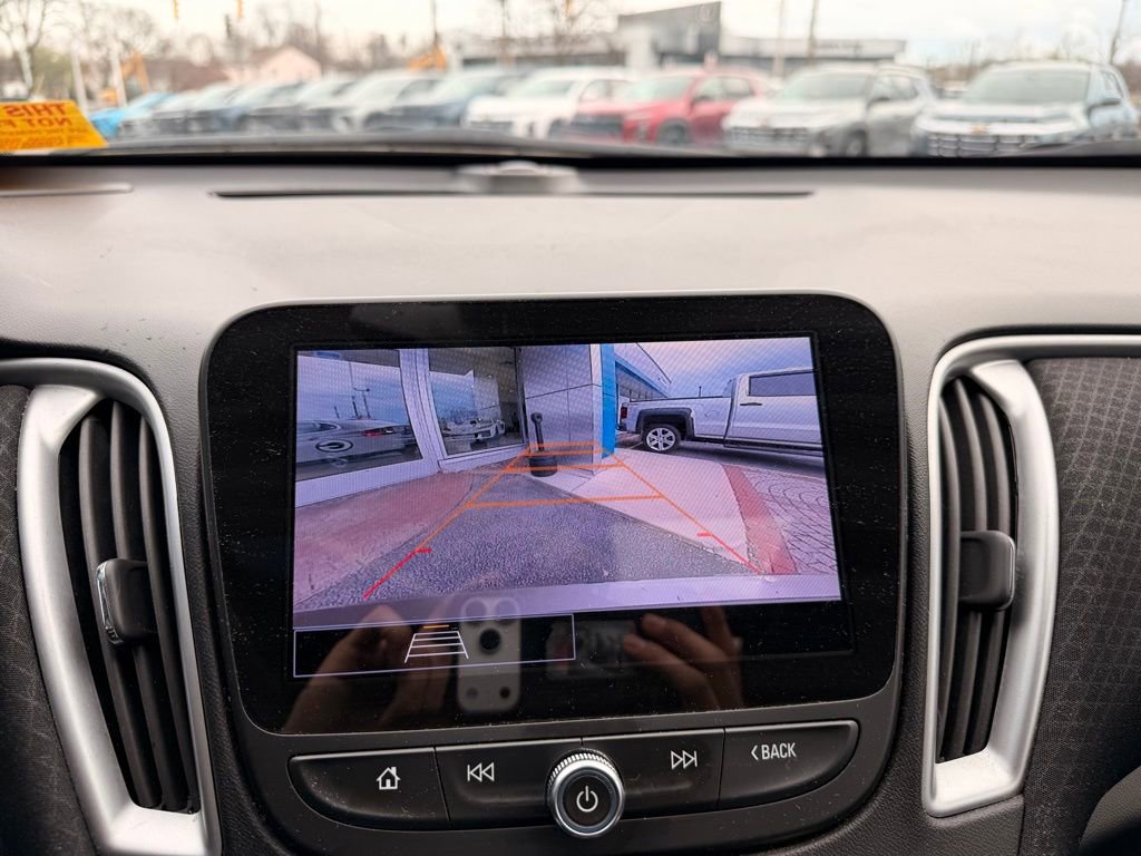 Used 2024 Chevrolet Malibu LT image 15