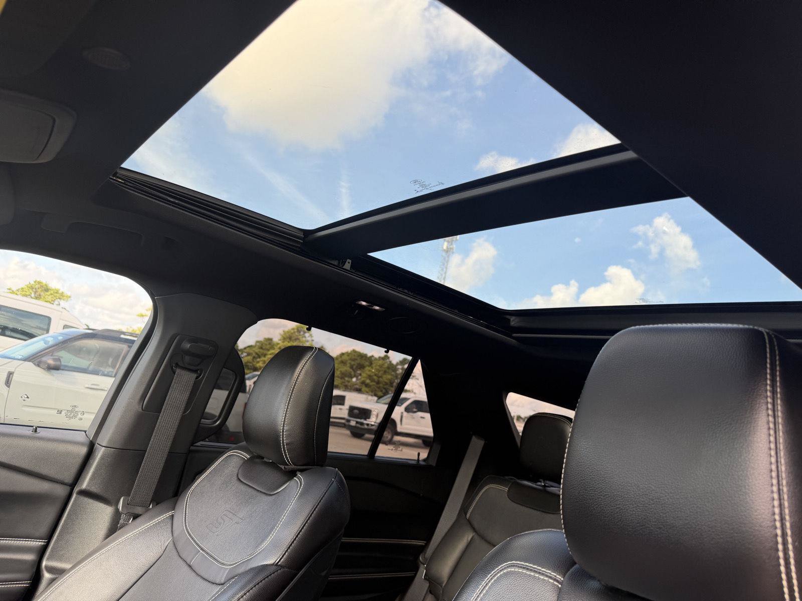 Certified 2020 Ford Explorer ST AWD/4WD image 3
