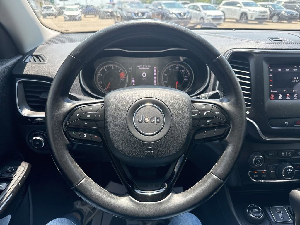 Used 2020 Jeep Cherokee Latitude Plus AWD/4WD image 14