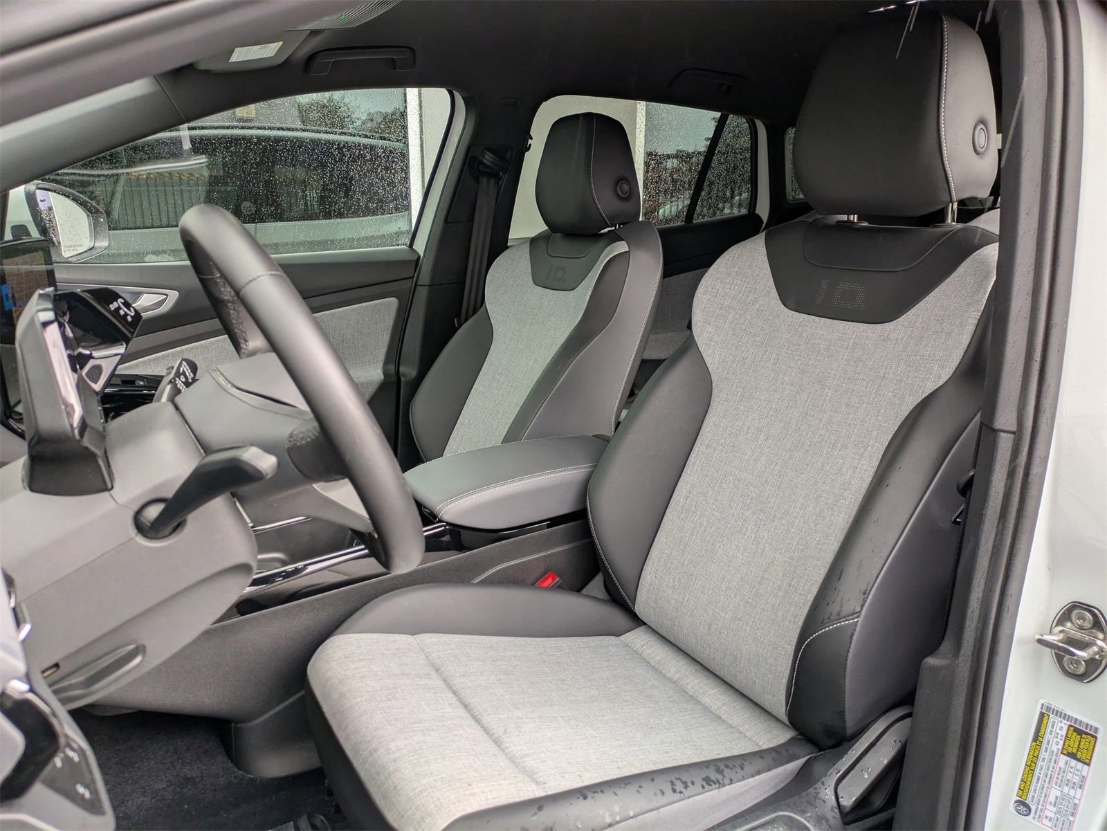 Used 2023 Volkswagen ID.4 Pro image 29