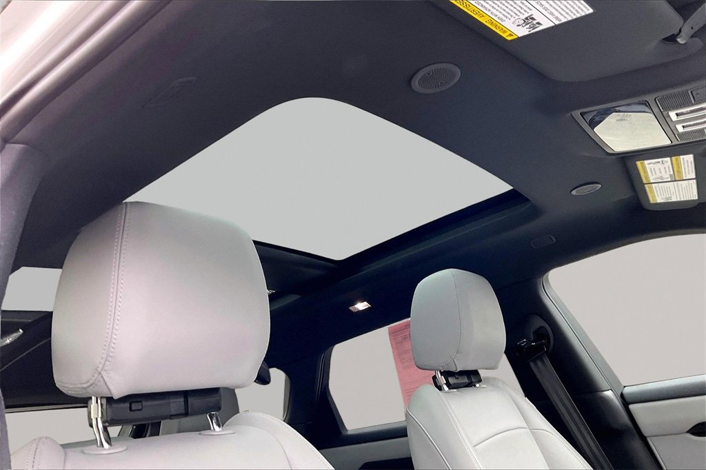 Certified 2026 Land Rover Range Rover Evoque S image 27