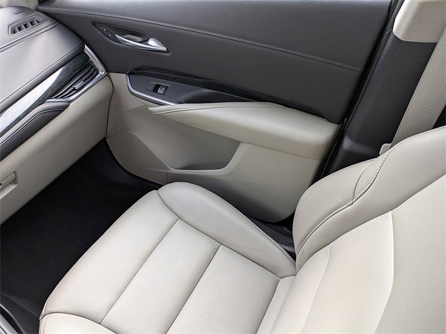 Certified 2023 Cadillac XT4 Premium Luxury w/ Cold Weather Package image 18
