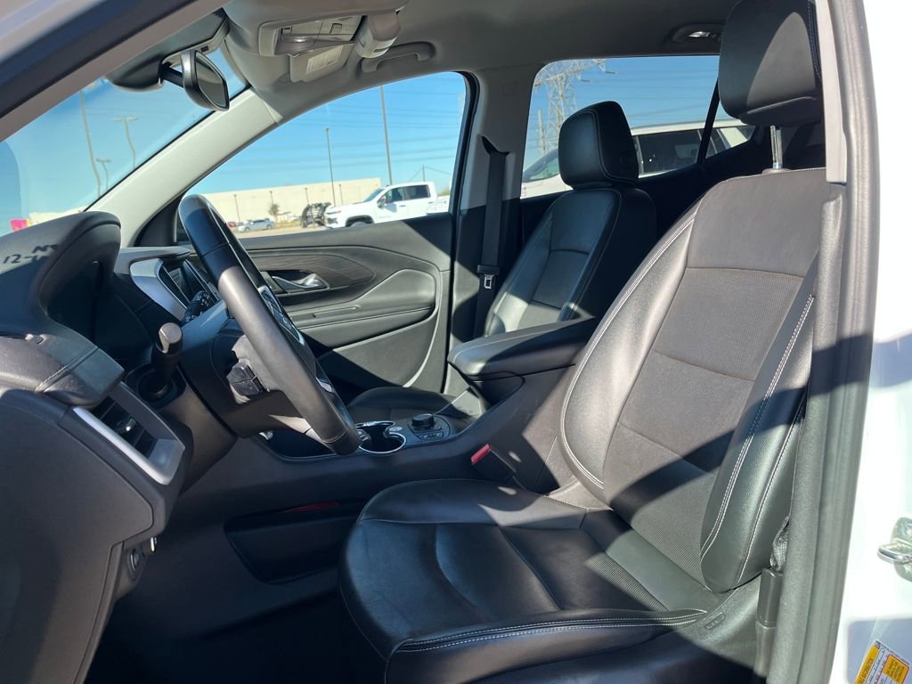 Used 2023 GMC Terrain SLT image 12