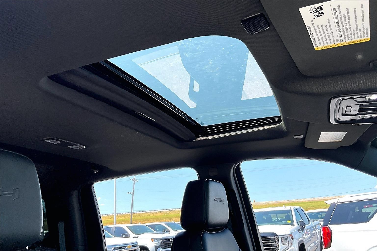 Used 2025 GMC Sierra 2500 AT4 w/ AT4 Premium Plus Package AWD/4WD image 17