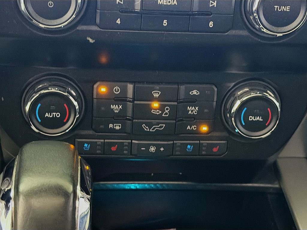 Used 2020 Ford F150 Lariat image 24