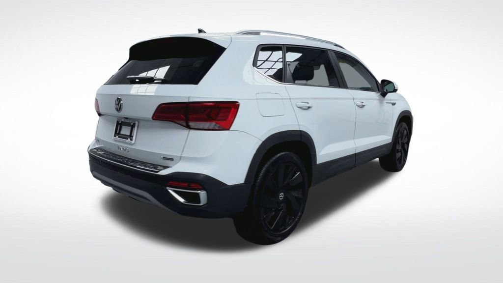 Used 2024 Volkswagen Taos SEL image 8