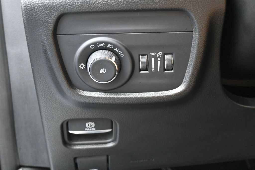 Used 2024 Jeep Grand Cherokee Summit w/ Adv Protech Group IV AWD/4WD image 16