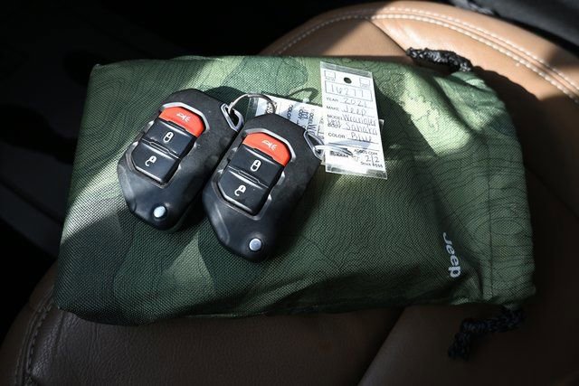Used 2021 Jeep Wrangler Unlimited Sahara image 44