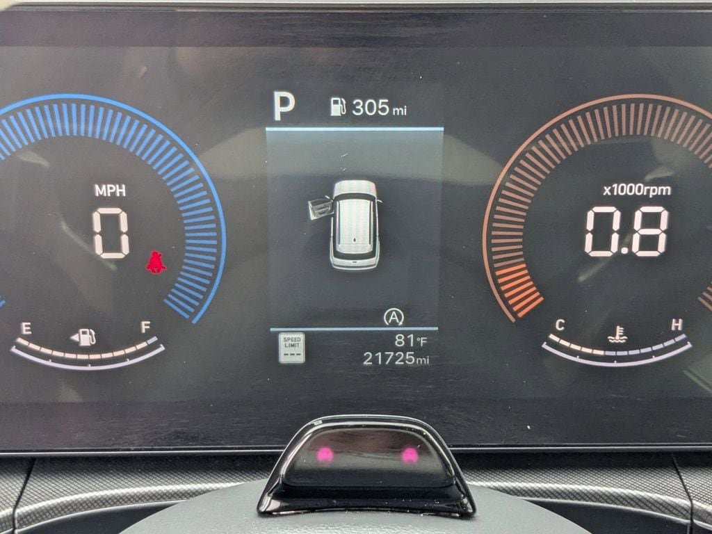 Used 2025 Hyundai Santa Fe SEL FWD image 18