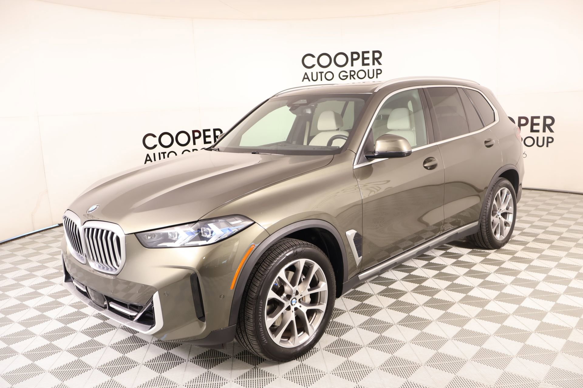 Certified 2024 BMW X5 xDrive40i w/ Executive Package AWD/4WD image 11