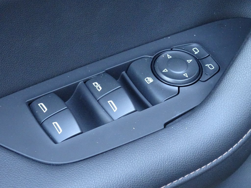 Used 2025 Chevrolet Blazer Premier w/ Enhanced Convenience Package image 14