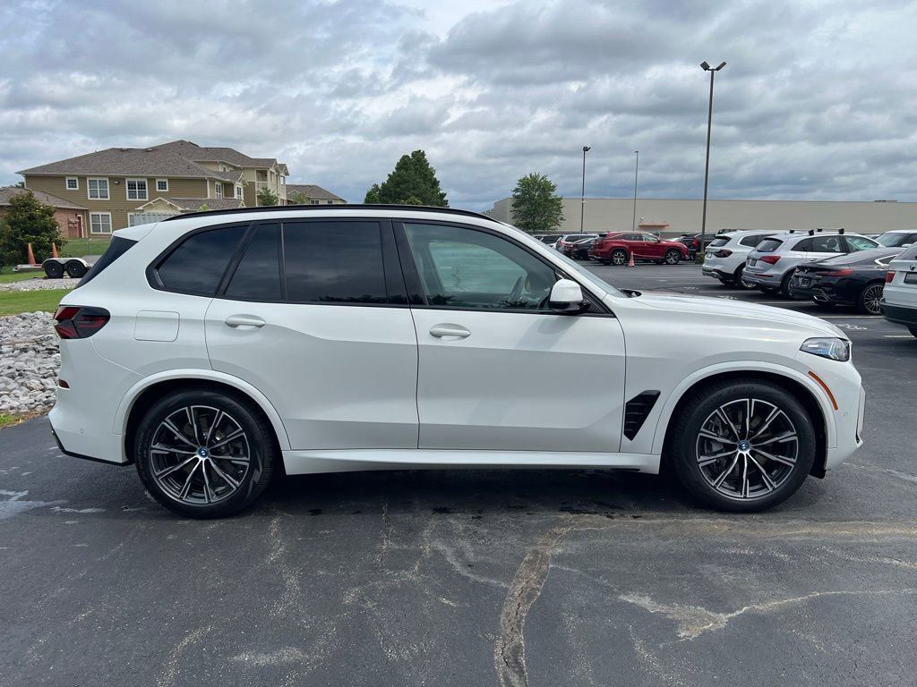 Certified 2025 BMW X5 xDrive50e w/ M Sport Package image 4