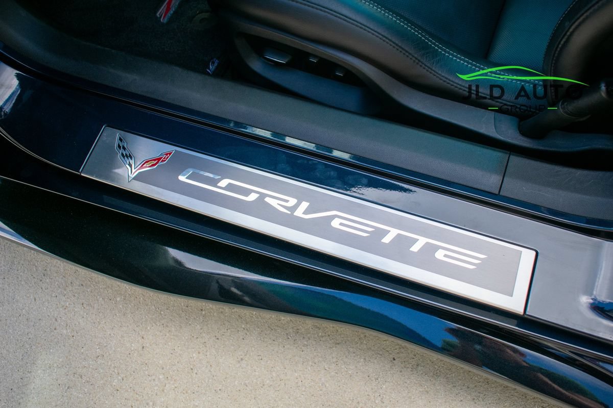 Used 2016 Chevrolet Corvette Z06 w/ Z07 Performance Package RWD image 17