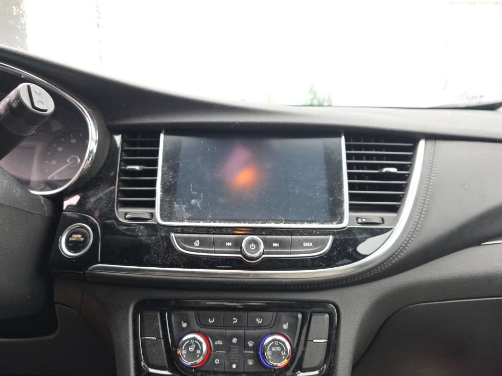 Used 2018 Buick Encore Essence image 9