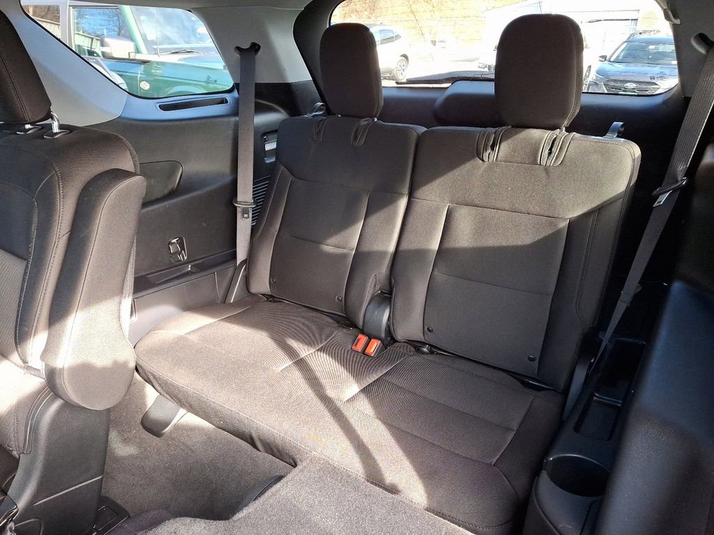 Used 2023 Ford Explorer XLT image 12