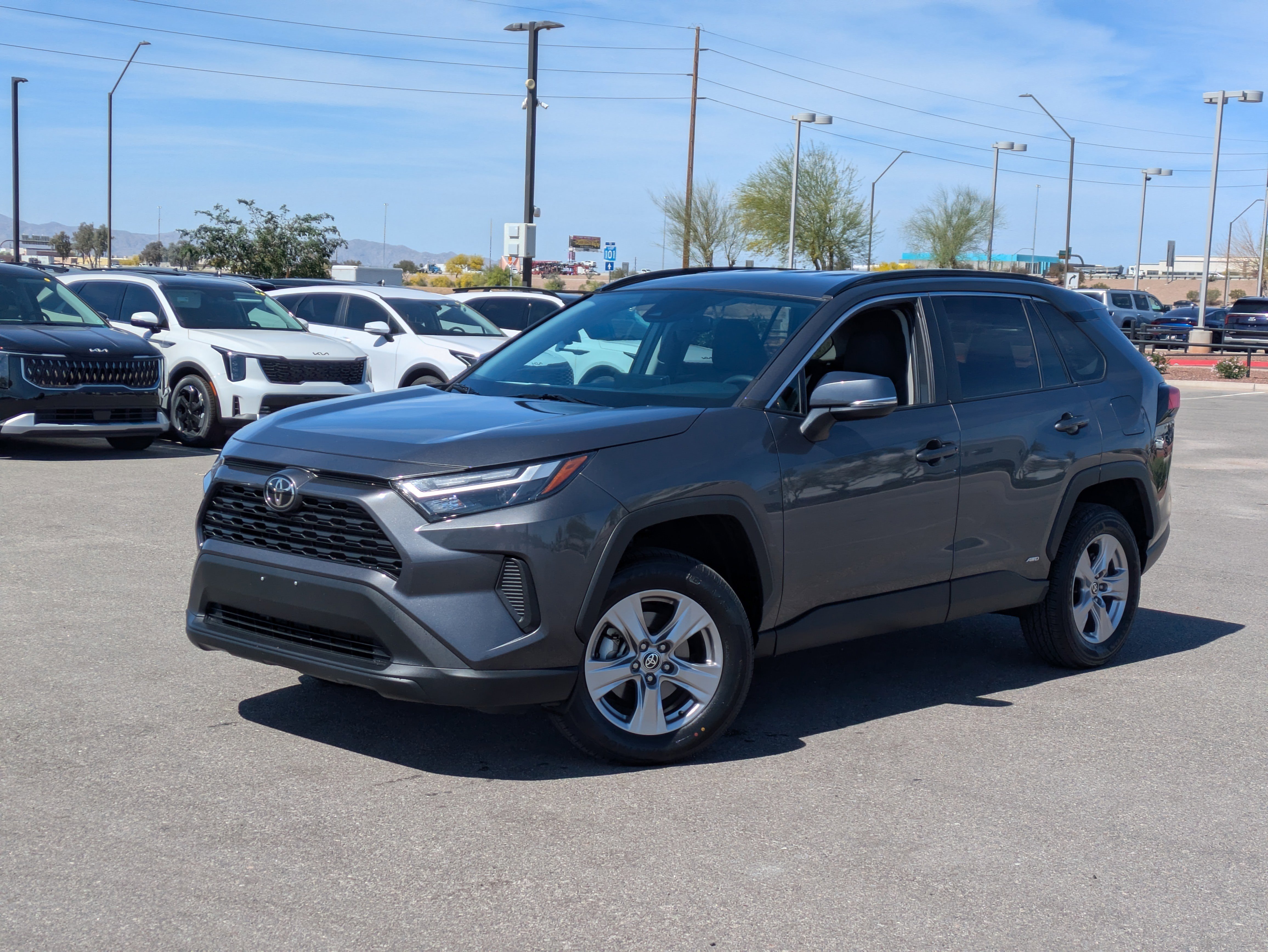 Used 2025 Toyota RAV4 XLE AWD/4WD image 32