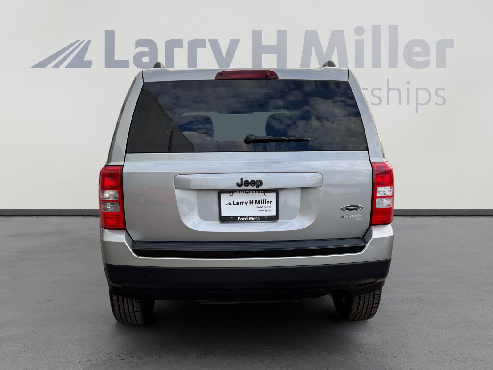 Used 2015 Jeep Patriot Sport w/ Power Value Group image 4