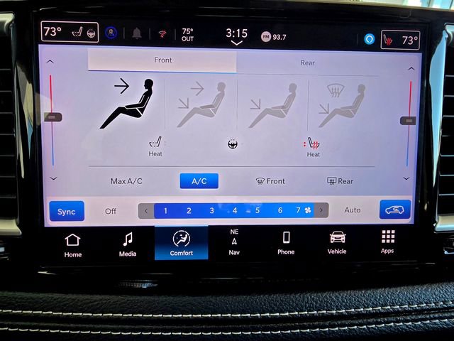 Certified 2024 Chrysler Pacifica Select image 11