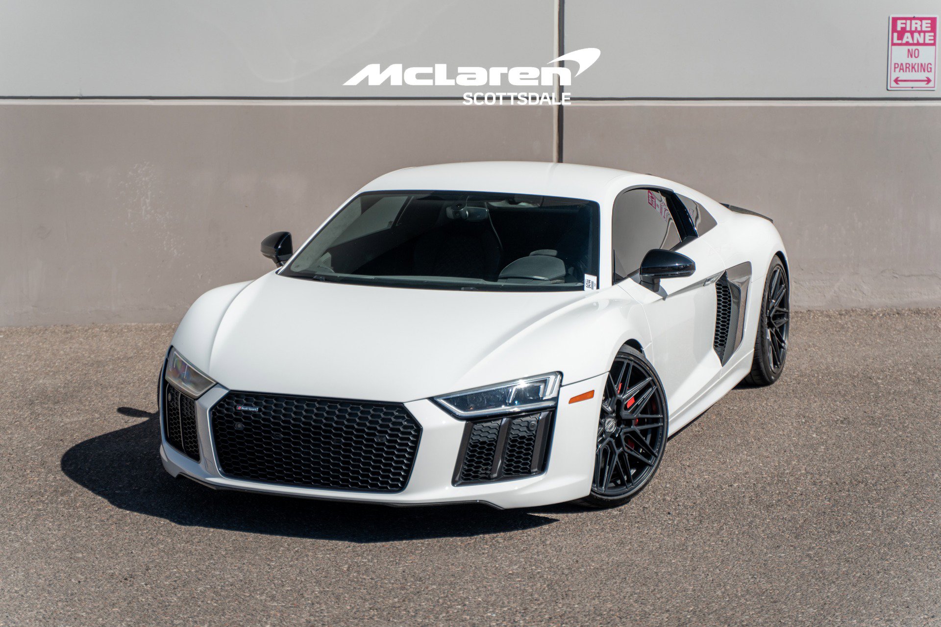 Used 2018 Audi R8 V10 w/ Premium Package image 1